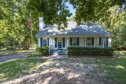 147 Southern Walk Cir, Gray, GA 31032
