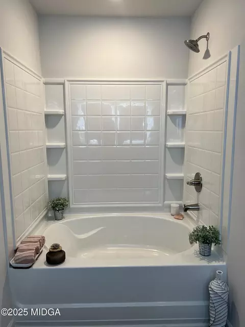 Bath - 313 Cody Dr, Macon, GA 31216 photo 1 of 2
