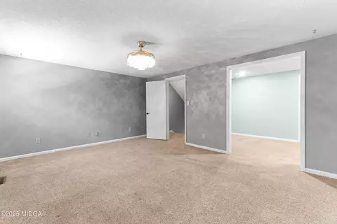 Living - 316 Arena Rd, Perry, GA 31069 photo 6 of 7