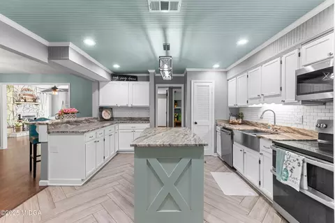 Kitchen - 316 Arena Rd, Perry, GA 31069 photo 3 of 9
