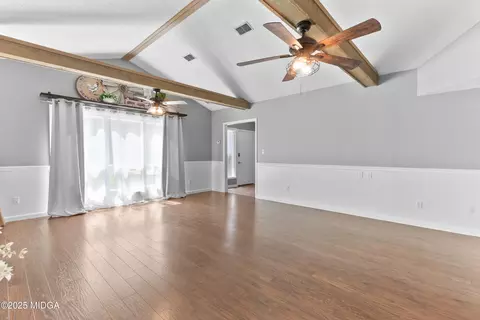 Living - 316 Arena Rd, Perry, GA 31069 photo 3 of 7