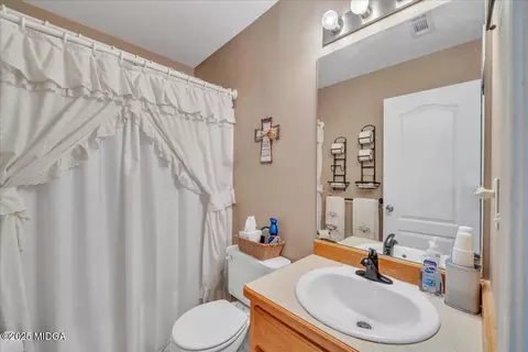 Bath - 536 Sam Brown Blvd, Commerce, GA 30529 photo 2 of 3