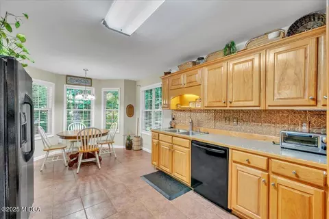 Kitchen - 536 Sam Brown Blvd, Commerce, GA 30529 photo 1 of 6
