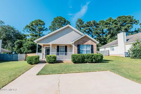 210 Chadwyck Cir, Bonaire, GA 31005