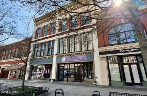 522 Cherry St #301, Macon, GA 31201