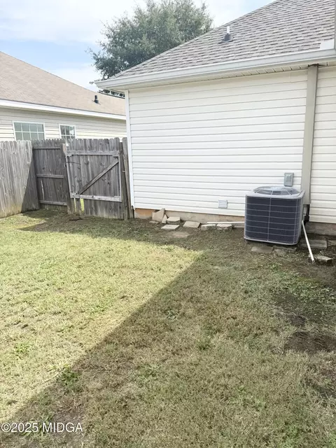 Exterior - 417 Covington Cv, Byron, GA 31008 photo 7 of 8