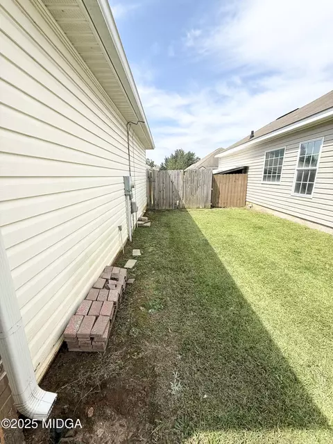 Exterior - 417 Covington Cv, Byron, GA 31008 photo 6 of 8