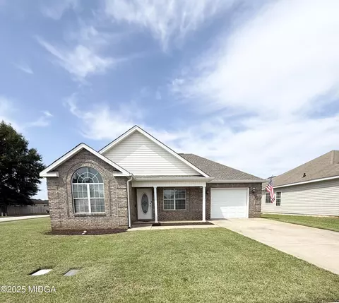 417 Covington Cv, Byron, GA 31008