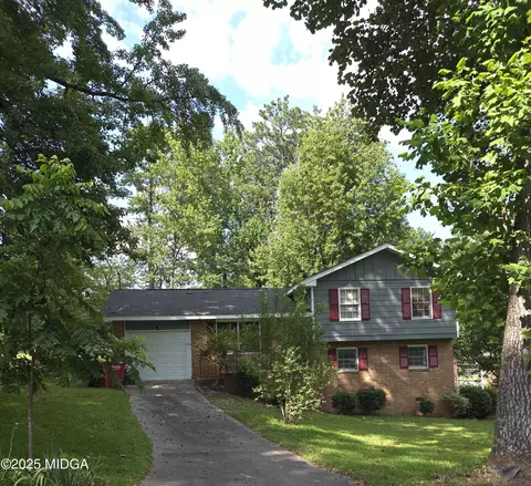 2557 Hyde Park Rd, Macon, GA 31211