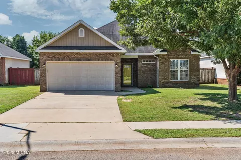 206 Amber Dr, Byron, GA 31008