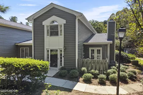 122 River Pointe Dr, Macon, GA 31211