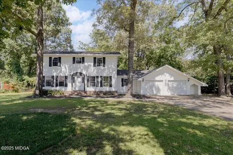 305 Tarrasa Dr, Warner Robins, GA 31088