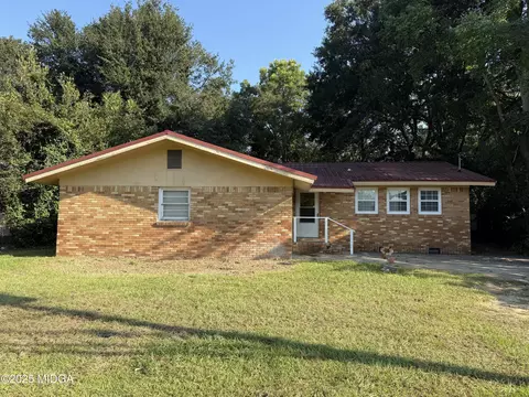814 Arrowhead Trl, Warner Robins, GA 31088