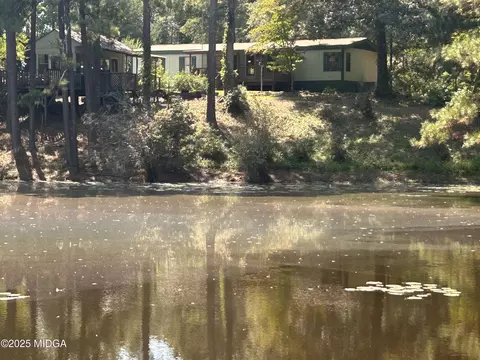 95 Mitchell Rd, Forsyth, GA 31029