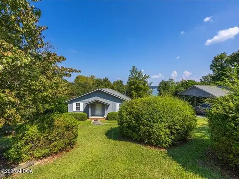 2336 Gwendale Dr E, Lizella, GA 31052