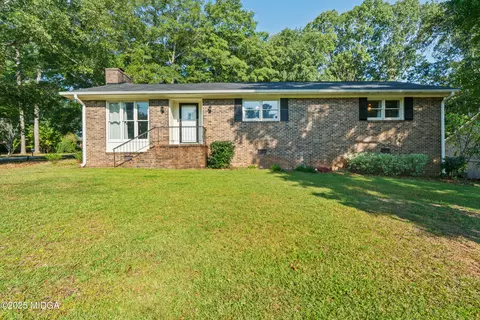 203 Needlecrest Dr, Gray, GA 31032