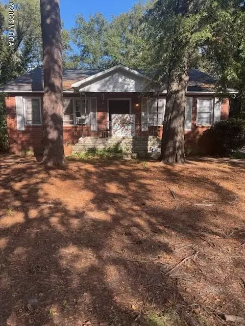 1166 Edna Pl, Macon, GA 31204