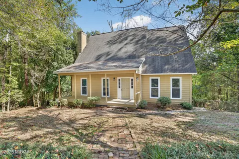 8649 Hopewell Rd, Lizella, GA 31052