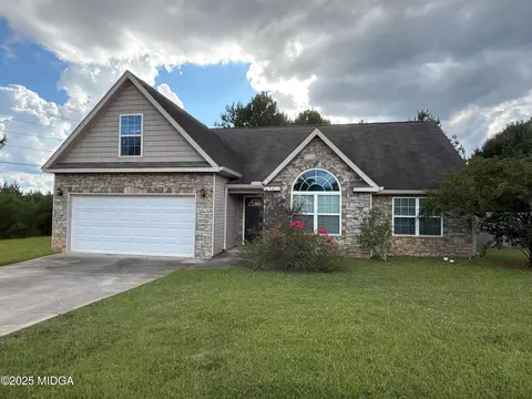 105 Selwyn Ct, Kathleen, GA 31047