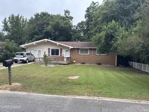 212 Palomino Ln, Warner Robins, GA 31088