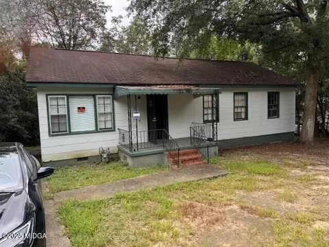1334 Dewey St, Macon, GA 31217