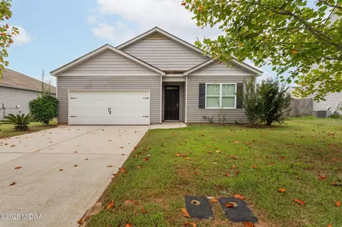 137 Broomsedge Ln, Kathleen, GA 31047