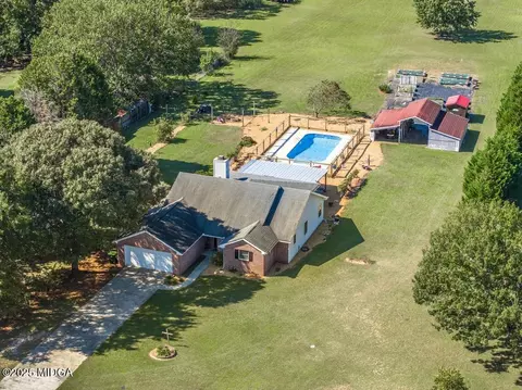 127 Erin Ct, Byron, GA 31008