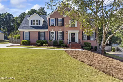 1845 Lisa Springs Dr, Snellville, GA 30078