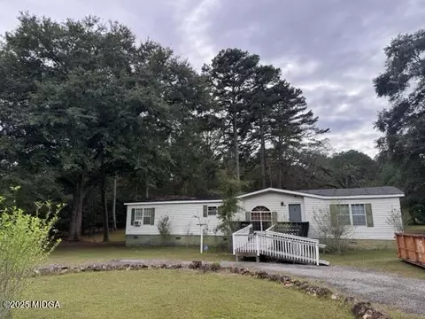 103 Thunder Rd, Hawkinsville, GA 31036