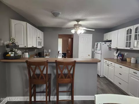 Kitchen - 254 Crestview, Gray, GA 31032 photo 1 of 2