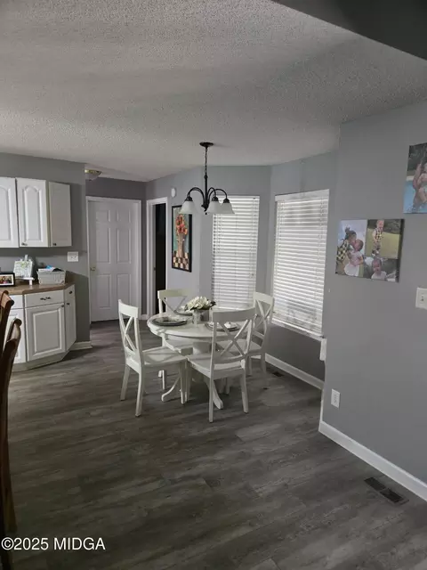 Dining - 254 Crestview, Gray, GA 31032 photo 1 of 3