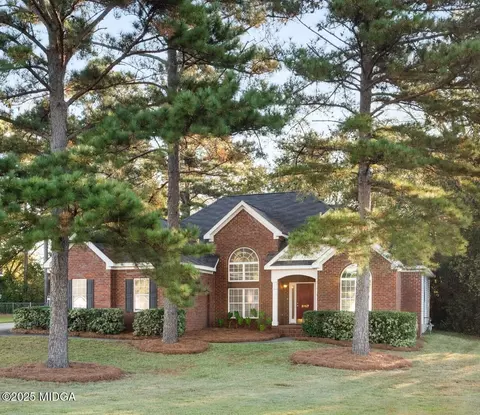 1062 Alma Dr, Macon, GA 31216