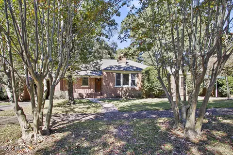 940 Curry Dr, Macon, GA 31211