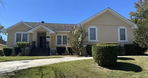 200 Autumn Trace Ct, Macon, GA 31210