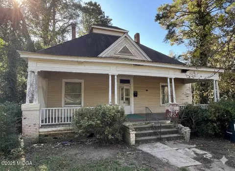 711 Applewood St, Macon, GA 31217