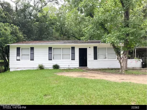 2465 Thrasher Ave, Macon, GA 31206