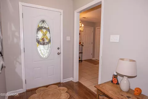 111 Oakridge Dr, Warner Robins, GA 31093 photo 3