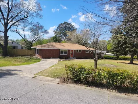 1664 Randall Rd, Macon, GA 31206