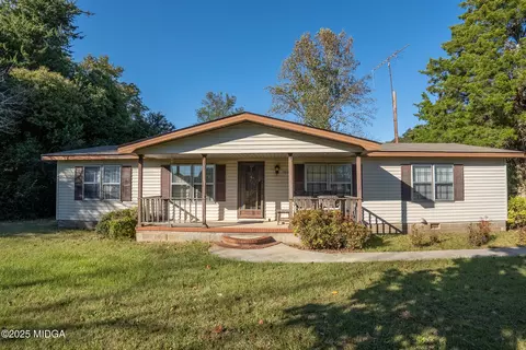 1555 Flanagan Dr, Macon, GA 31216