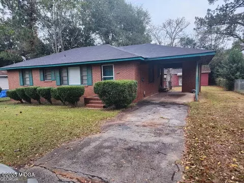 112 Plum St, Fort Valley, GA 31030