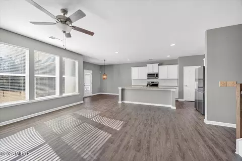 Living - 656 Dolly Dr, Forsyth, GA 31029 photo 2 of 3