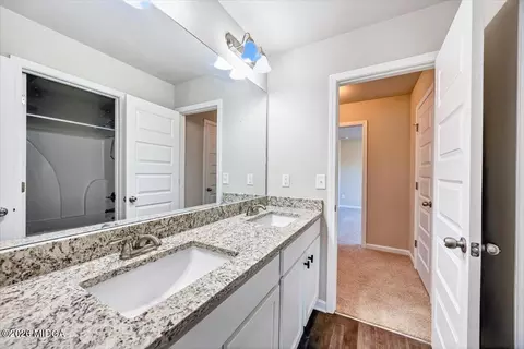Bath - 656 Dolly Dr, Forsyth, GA 31029 photo 2 of 2