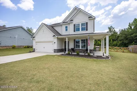 Exterior - 656 Dolly Dr, Forsyth, GA 31029 photo 2 of 6
