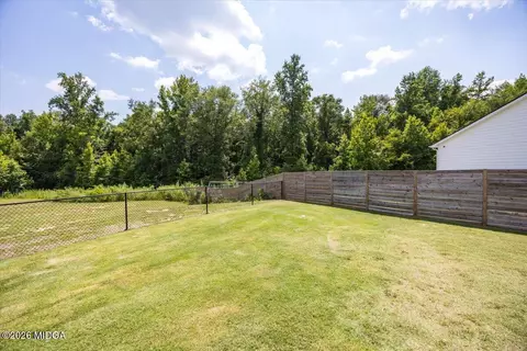 Exterior - 656 Dolly Dr, Forsyth, GA 31029 photo 5 of 6