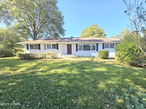 206 Willow Lake Rd, Fort Valley, GA 31030