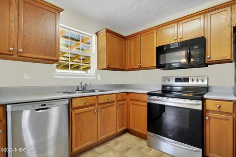 106 Meadow View Dr, Jackson, GA 30233 photo 7