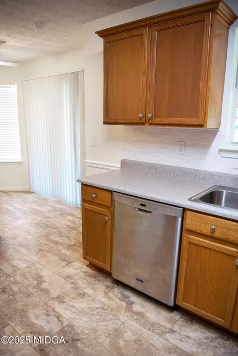 106 Meadow View Dr, Jackson, GA 30233 photo 10