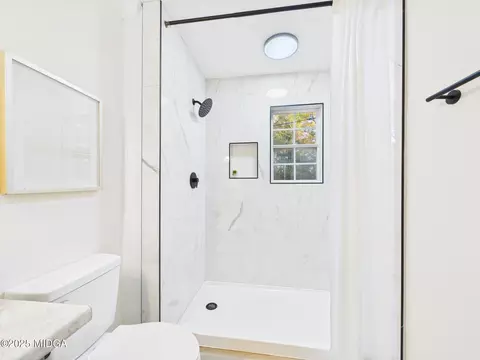 Bath - 331 Marjane Dr, Macon, GA 31210 photo 4 of 6