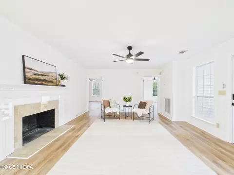 Living - 331 Marjane Dr, Macon, GA 31210 photo 2 of 6