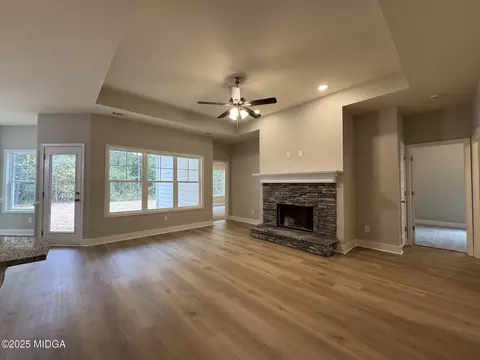 148 Country World Dr, Macon, GA 31211